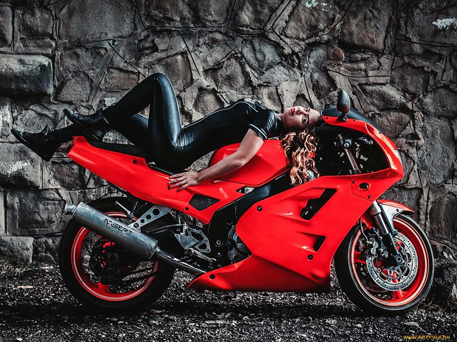 Beautiful girl Beautiful girls and motorcycles in Port Louis