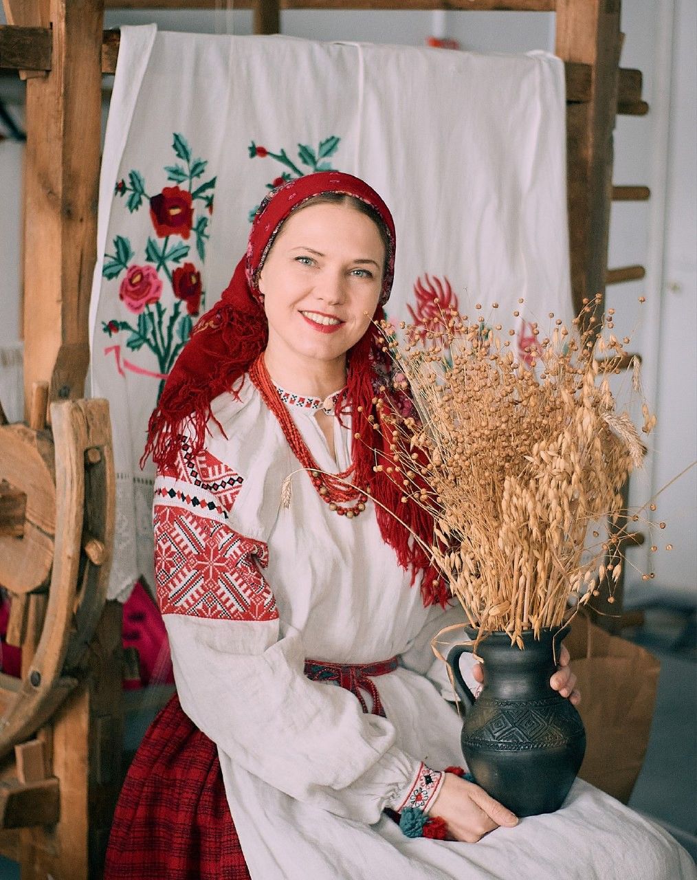 Women in Slavic costumes in Port Louis