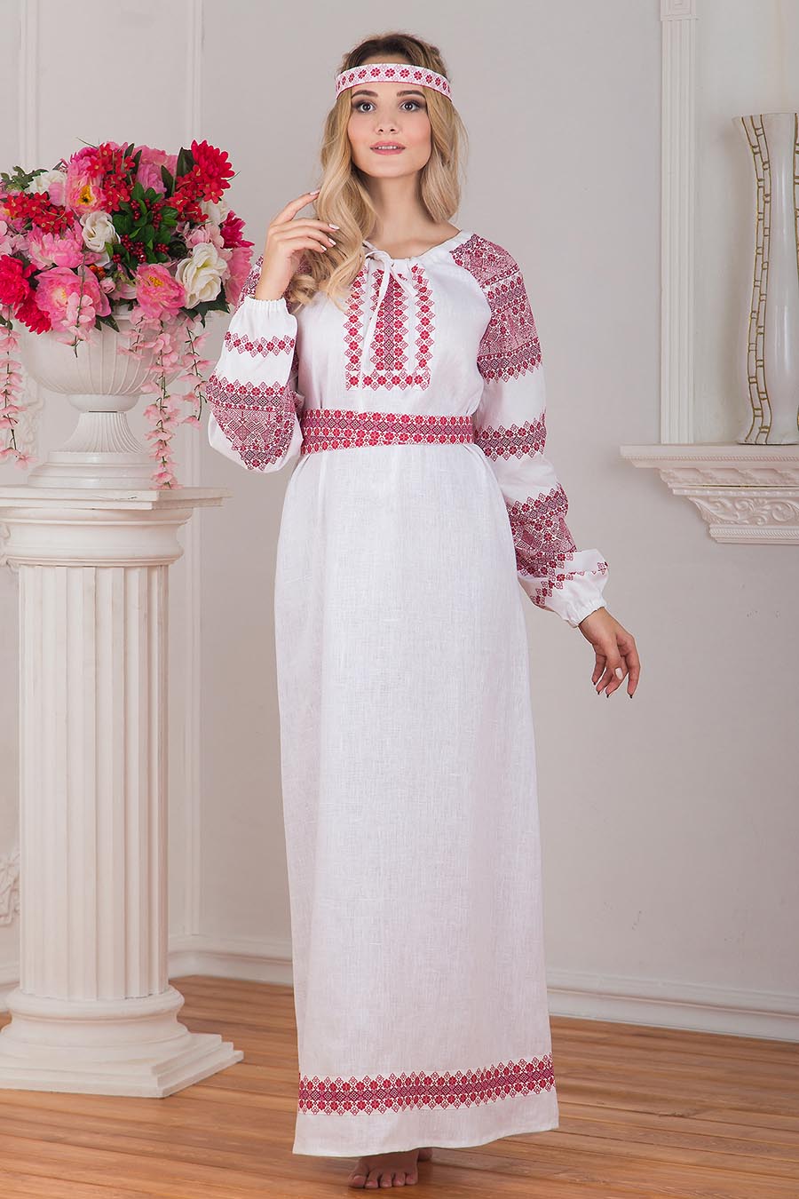 Women in Slavic costumes in Port Louis