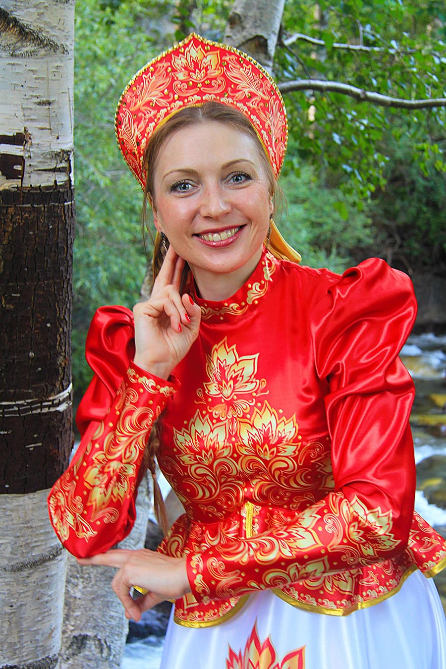 Women in Slavic costumes in Port Louis