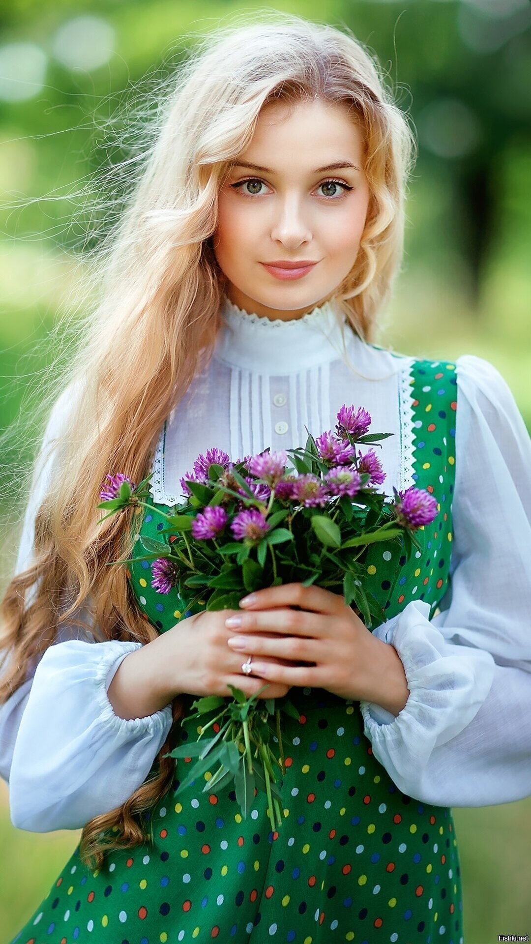 Girls in Slavic costumes in Port Louis